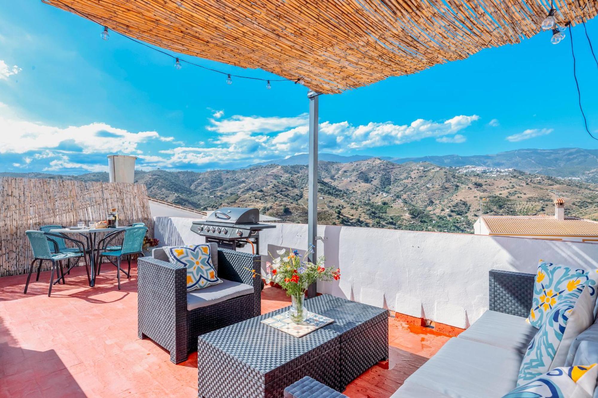 Casa De La Montana Apartments Sayalonga Dış mekan fotoğraf
